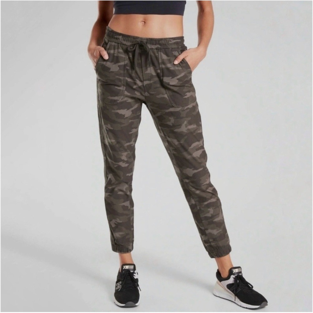 Athleta Farallon Camo Jogger Drawstring Cotton Pull‎ On Pant Womens size 6